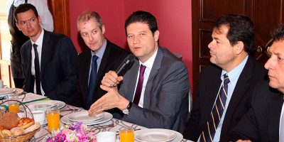 Alfonso-Martínez-Y-USAID-Exponen-Estrategia-De-Prevención-A-Representantes-De-Cámaras