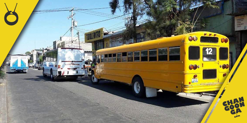 Camión-De-Personal-Embiste-A-Taxi-Y-Autobús-Pasajero-En-Zamora