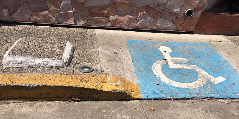 #Denúnciamesta-obstáculo-acceso-personas-con-discapacidad-1