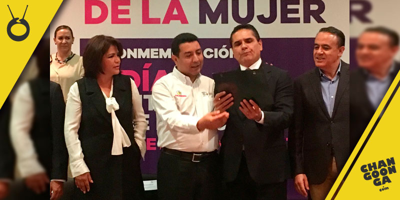 Silvano-Aureoles-Dia-de-la-Mujer