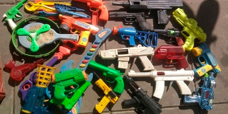 juguetes-belicos-pistolas-de-juguete