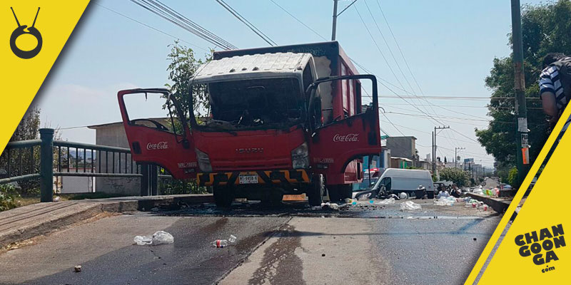 normalistas-incendio-vehiculo-4