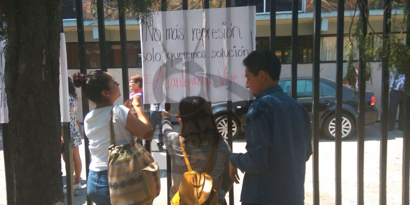 normalistas-manifestacion-Arantepacua