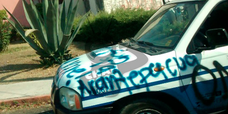 normalistas-vandalizan-camioneta-4