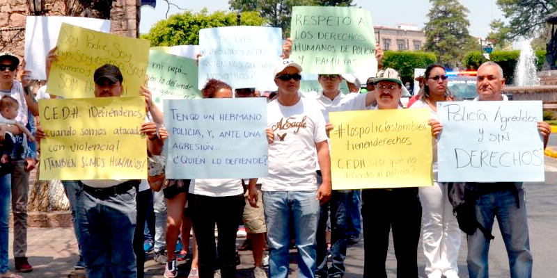policias-marcha-arantepacua-morelia-
