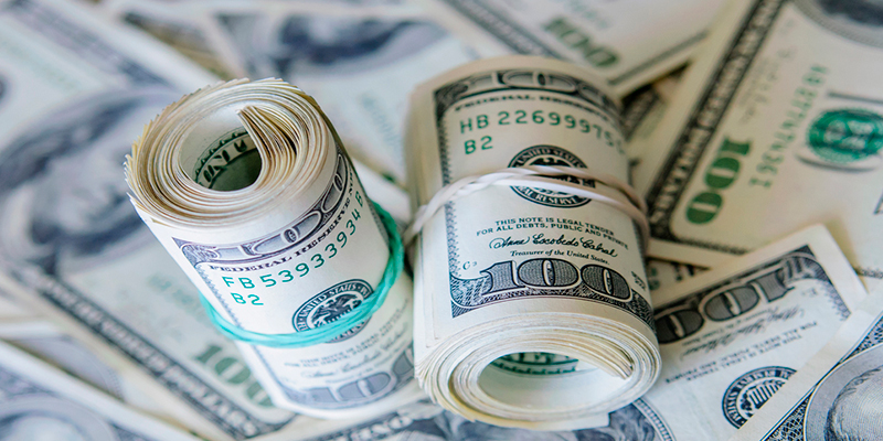 dólares-estómago-mujer-cirugía-Colombia