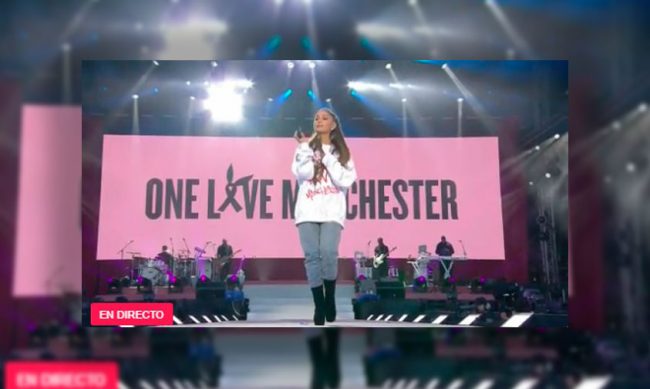 Ariana-Grande-#OneLoveManchester
