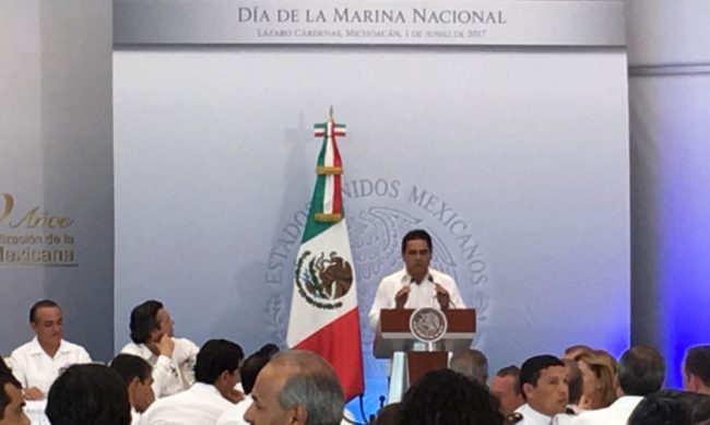 Silvano-Aureoles-Dia-de-la-Marina