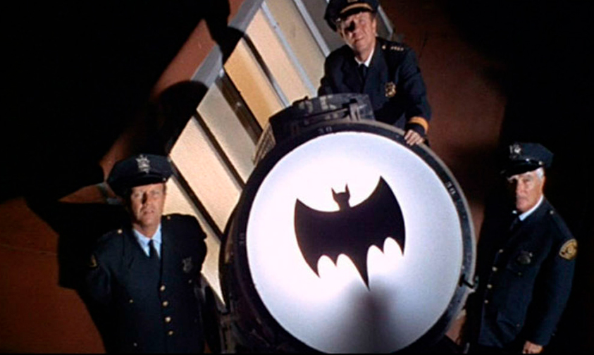 batiseñal-Batman-Adam-West-homenaje-Los-Ángeles