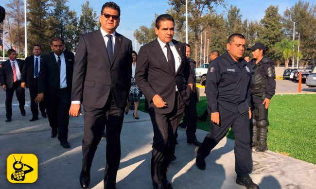 eremonia-luctuosa-granaderos-Juan-Bernardo-Corona,-Silvano-Aureoles-y-Carlos-Gomez-Arrieta