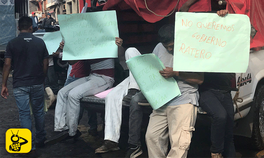 manifestación--simpatizantes-ex-autodefensas-Los-Reyes-Michoacán