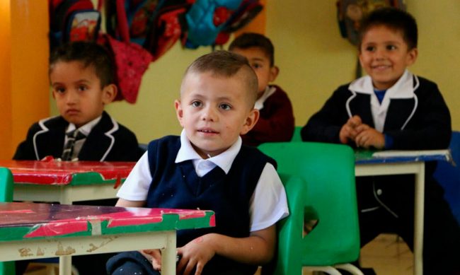 niños-salon-de-clases