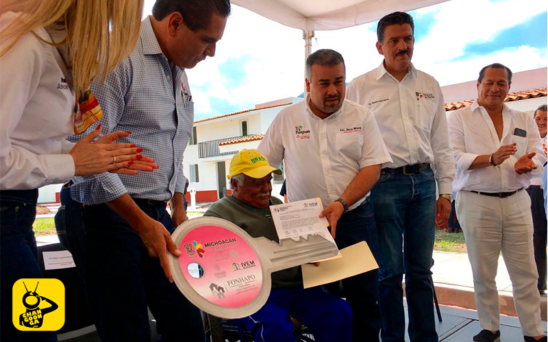 llorar-Silvano-Aureoles-Conejo-casas-Tuxpan-Michoacán