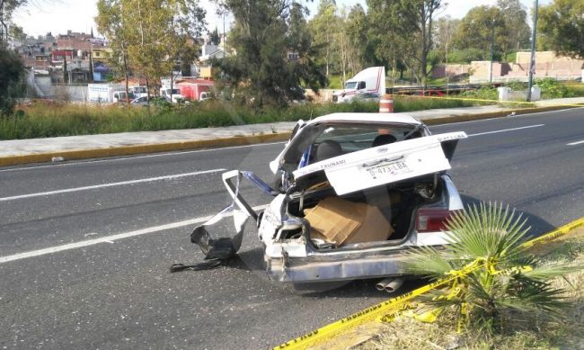 Choque-taxi-trailer-Morelia