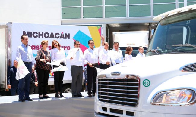 Silvano-Aureoles-abasto-medicamento-3