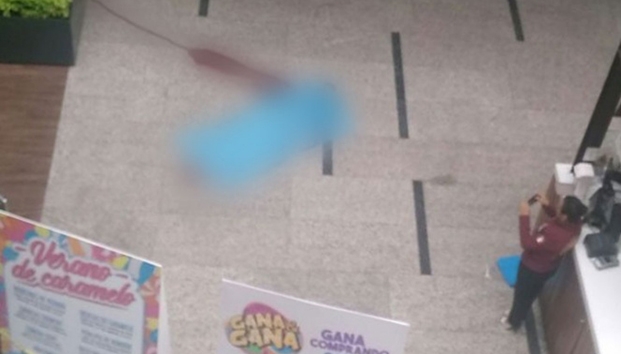 Suicidio plaza comercial Naucalpan