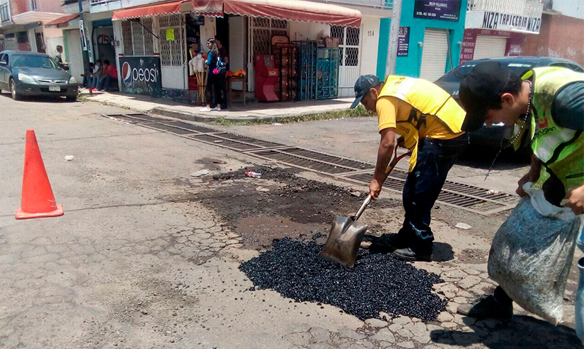 asfalto-bacheo-Uruapan-Michoacán