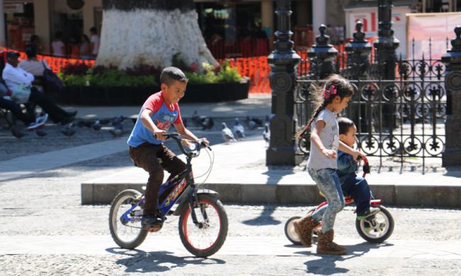 plaza-Uruapan-niños