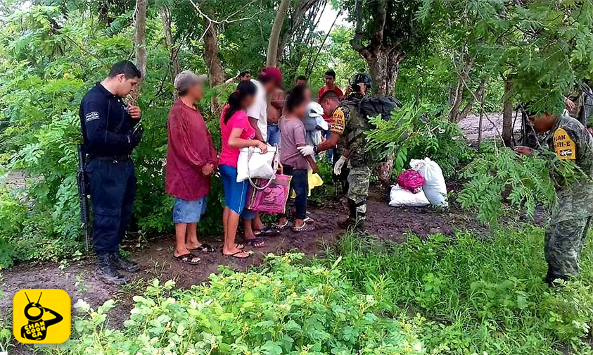 rescatan-familia-desborde-río-Tepalcatepec-Michoacán-1