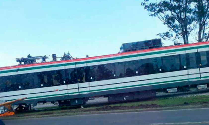 tren-interurbano-Toluca-caer-plataforma