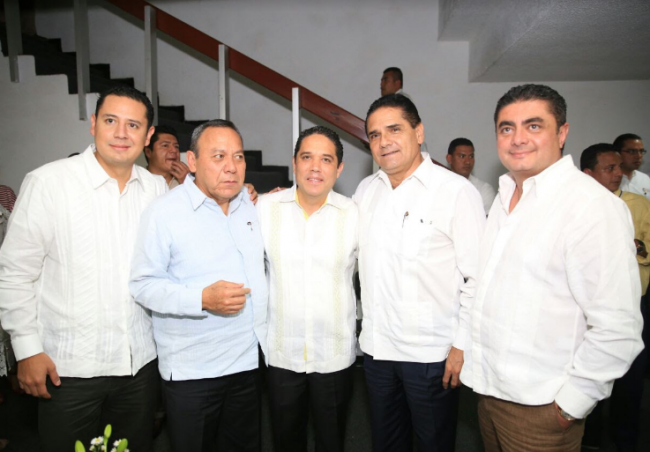 Asiste Silvano Aureoles a Segundo Informe de Gobierno del alcalde de Acapulco