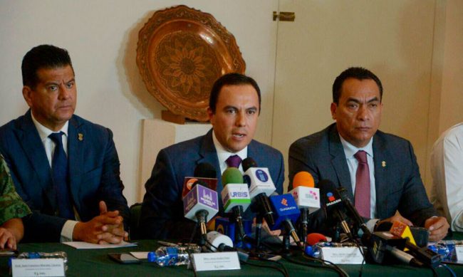 Juan-Bernardo-Corona,-Jesus-Avalos-y-Adrian-Lopez