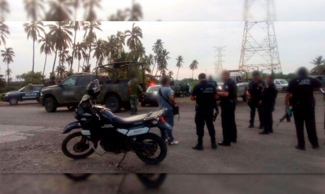 Lazaro-Cardenas-policias