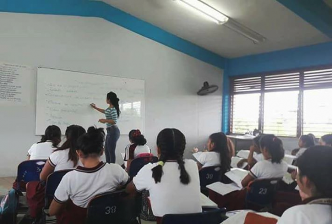 Maestra Yucatan fotos trasero