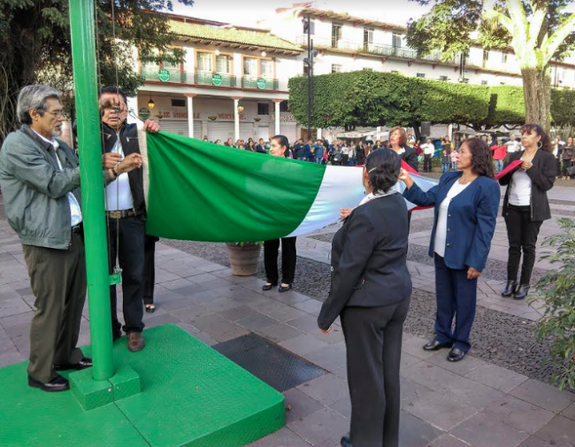 Pensionados Y Jubilados Encabezaron El 9º Izamiento Del Lábaro Patrio