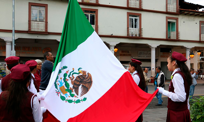 izamiento-bandera-Uruapan-Michoacán