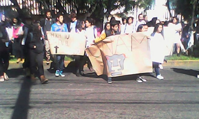 marcha-alumnos-UNAM-Morelia