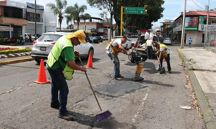 trabajos-bacheo-Uruapan