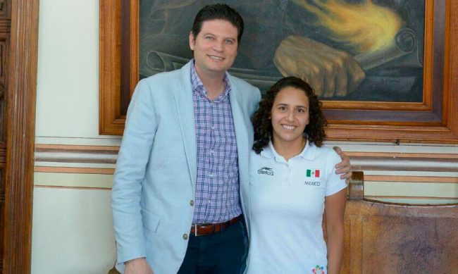 Alfonso-Martinez-y-nadadora-Beatriz-Resendiz-Garcia