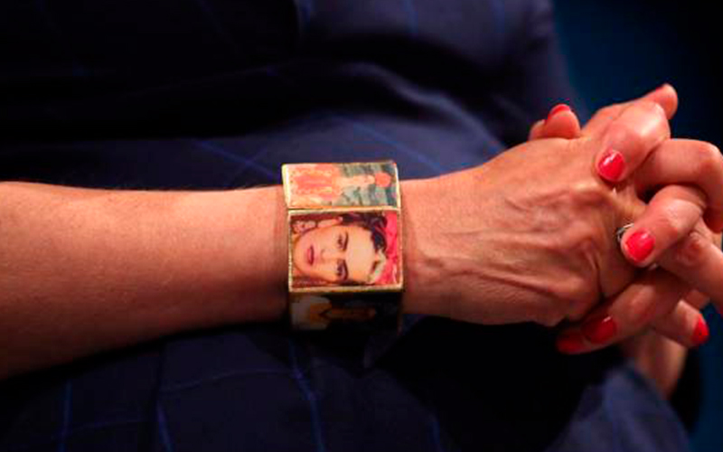 Brazalete-De-Frida-Kahlo-En-Discurso-Conservador