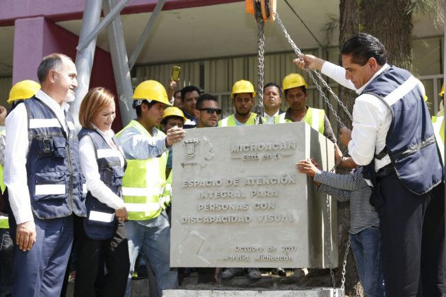 Inaugura y arranca obras Gobernador para personas con discapacidad