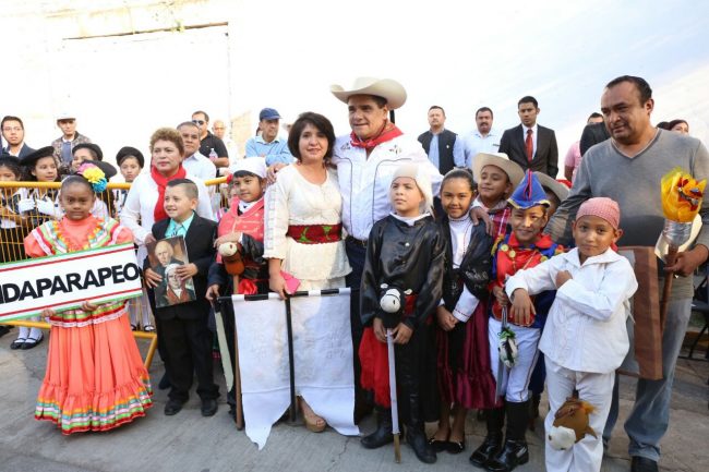 Llama Gobernador a trabajar en unidad por Michoacán