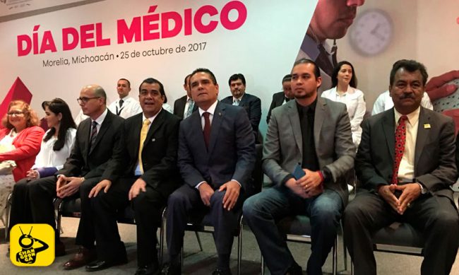 Silvano-Aureoles-Dia-del-Medico-2