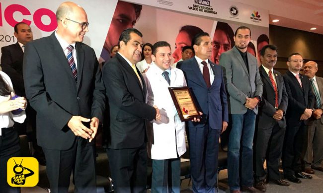 Silvano-Aureoles-Dia-del-Medico