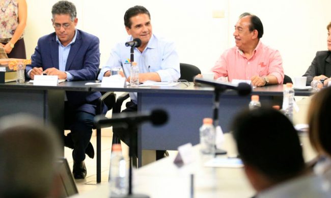 Silvano-Aureoles-investigadores-del-Colegio-de-Michoacan