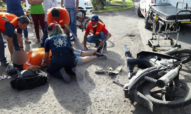 atropellan-joven-y-bebé-motociclista-Apatzingán