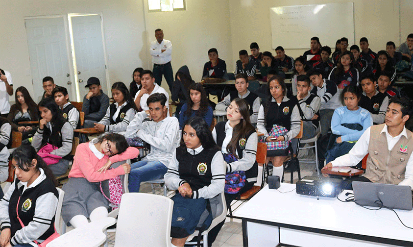 cursos-deporte-nutrición-alumnos-Uruapan