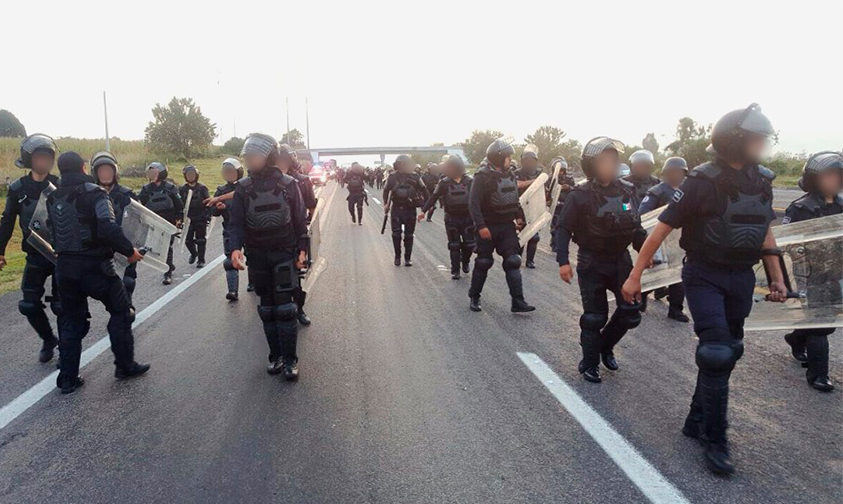liberar-unidades-normalistas-Tiripetio-Michoacán