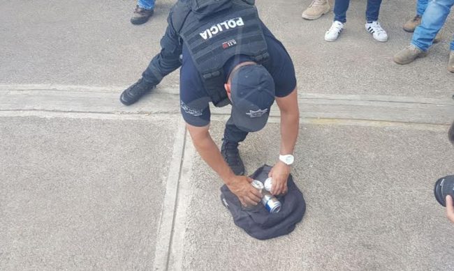 normalistas-detenidos-barandillas-Morelia