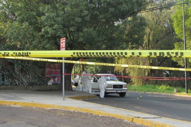 MORELIA Matan a tiros a chofer de camioneta sobre Av. Solidaridad (1)