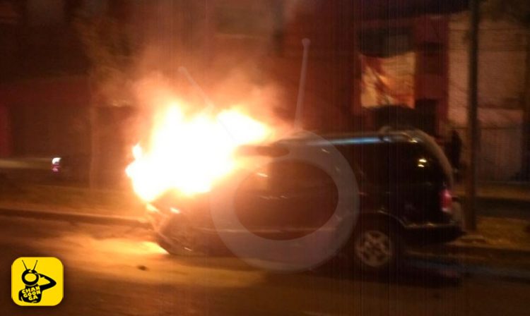 choque-carro-incendiado-2