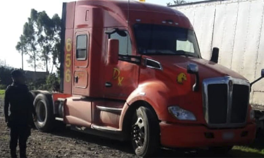 Michoacán Recuperan Tractocamión Naranja Con Reporte De Robo En