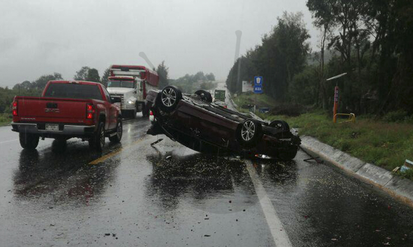 accidente Ziracuaretiro Siglo XXI autopista