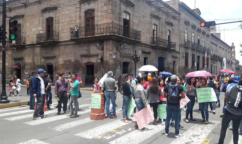 estudiantes UMSNH cierre Madero Morelia