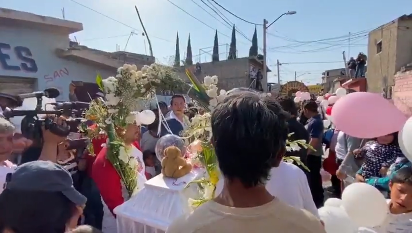 Video Con Globos Blancos Y Mariachi Despidieron A Fátima En Su Funeral
