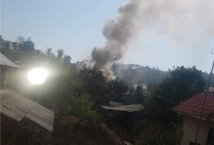 Reportan Ataque A Casas De Aguililla; Habría Varios Muertos Luego De Granadazos